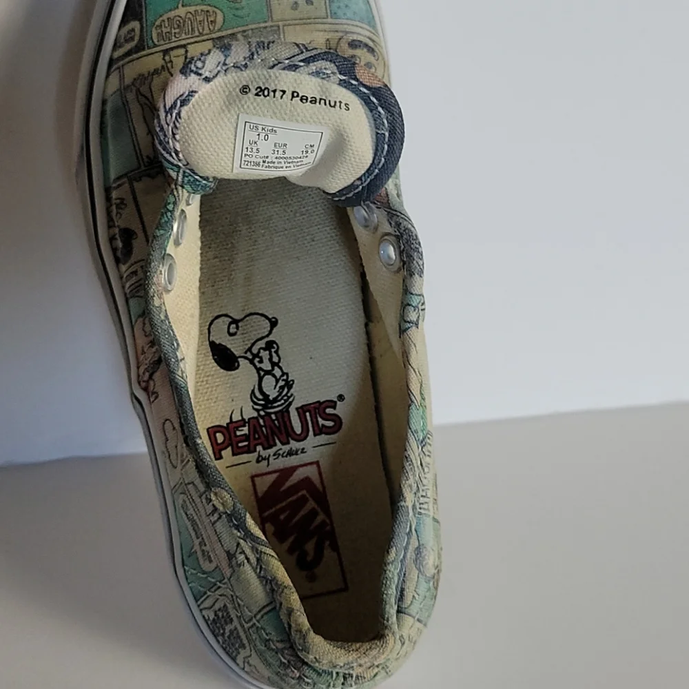VANS Thrashed Peanut Comic Strip Charlie Brown kids 1